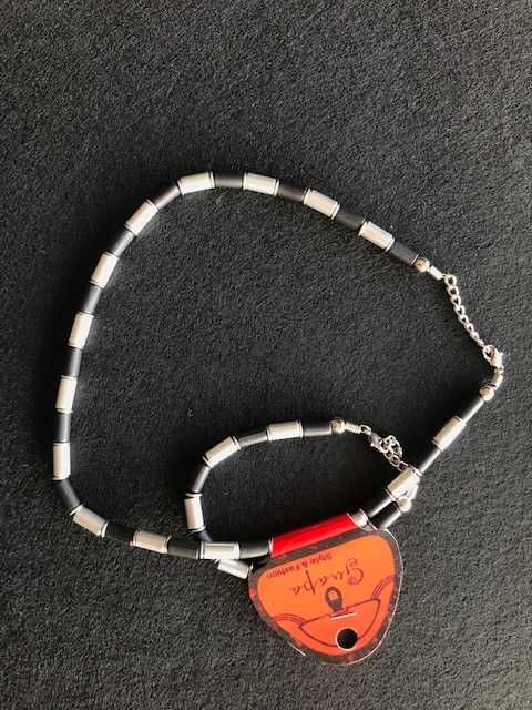 Colar e pulseira novos
