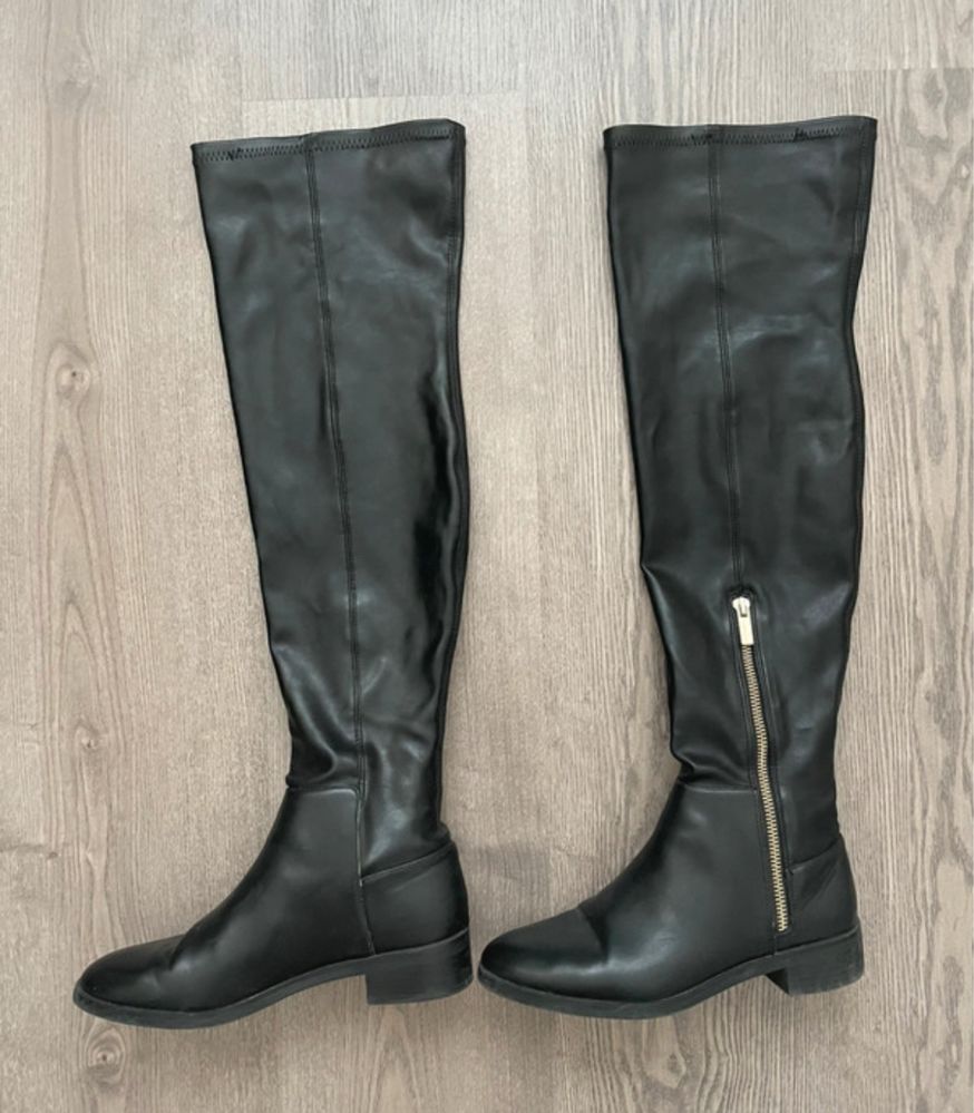 Botas pretas da Stadivarius (tamanho 36)