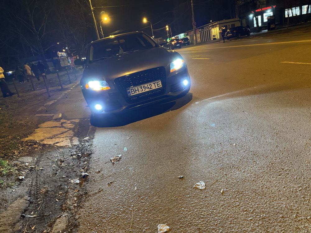 Audi a4 b8 2011 год.