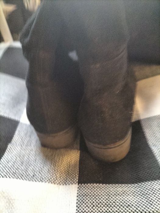 Zamszowe czarne muszkieterki