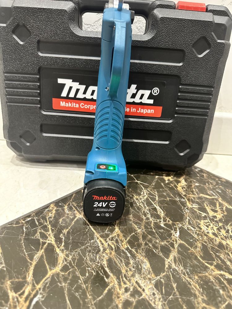 Акумуляторний секатор Makita Dup 265 (24V5aH)