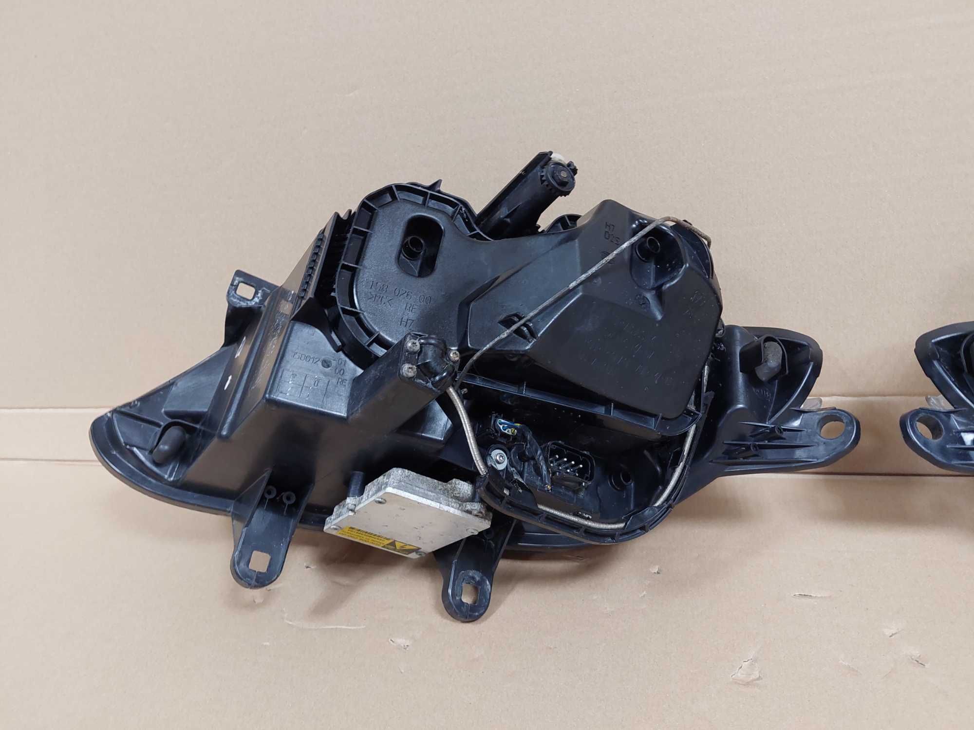 BMW Z4 E85 E86 02-06r lampa przód Bi Xenon prawa + lewa EU KPL BDB