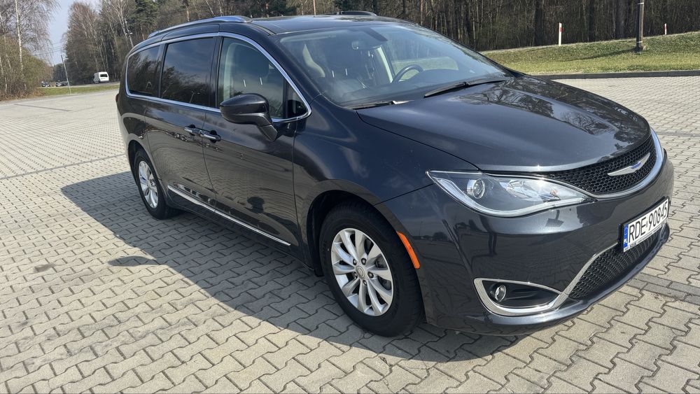 Chrysler Pacyfica ll rok 2020 wersja 7 osobowa 3,6 benzyna
