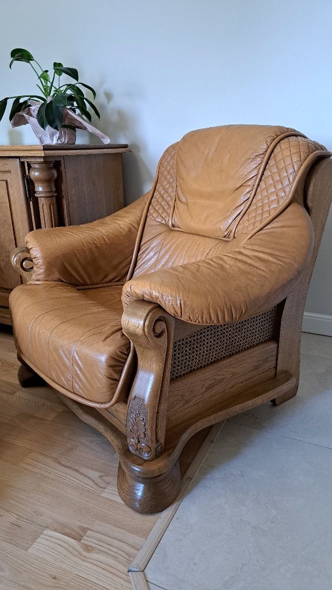 Zestaw Kler sofa , stolik komoda i ..