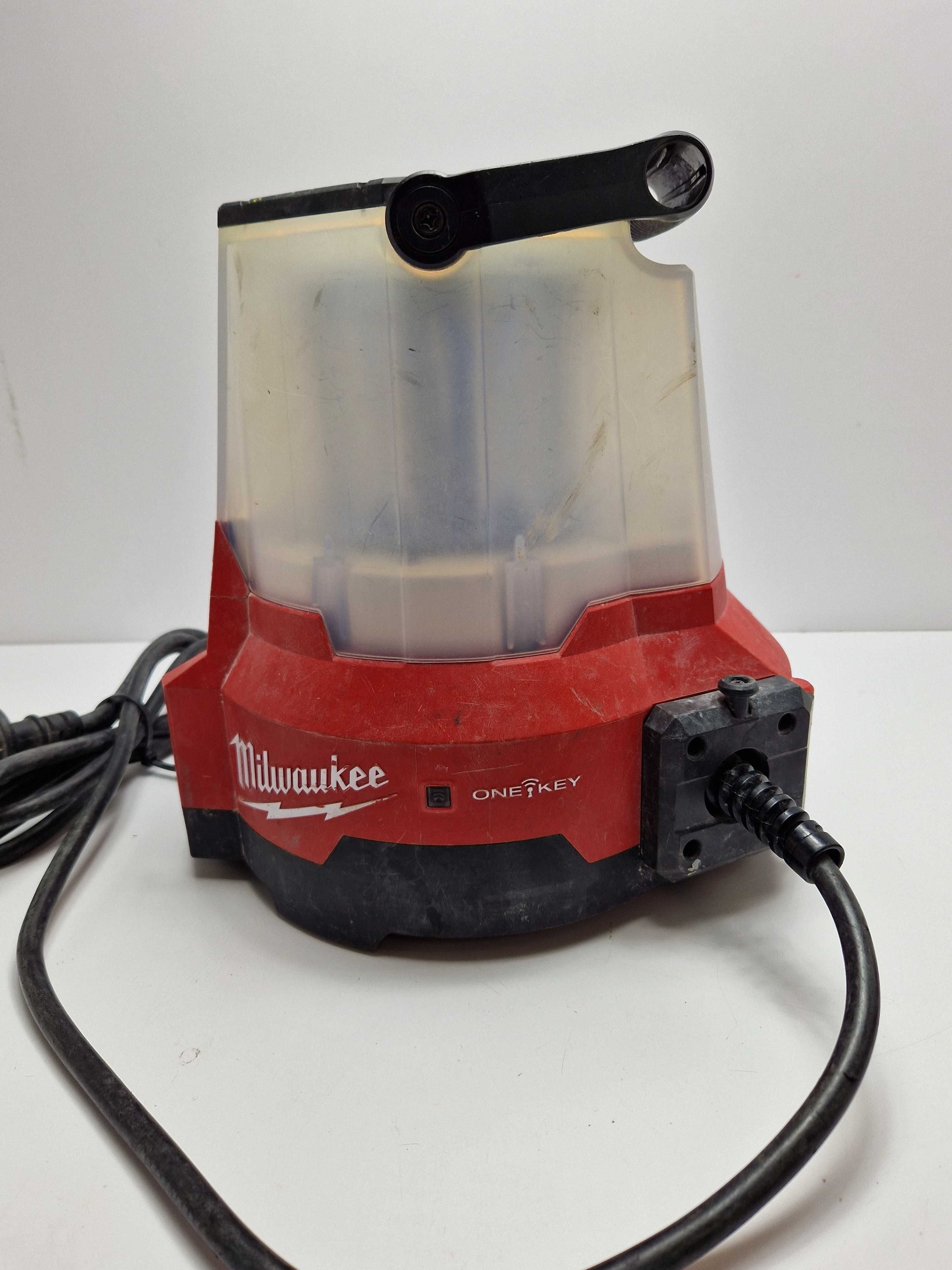 Lampa oświetlenie strefowe Milwaukee M18 OneSLSP One Key