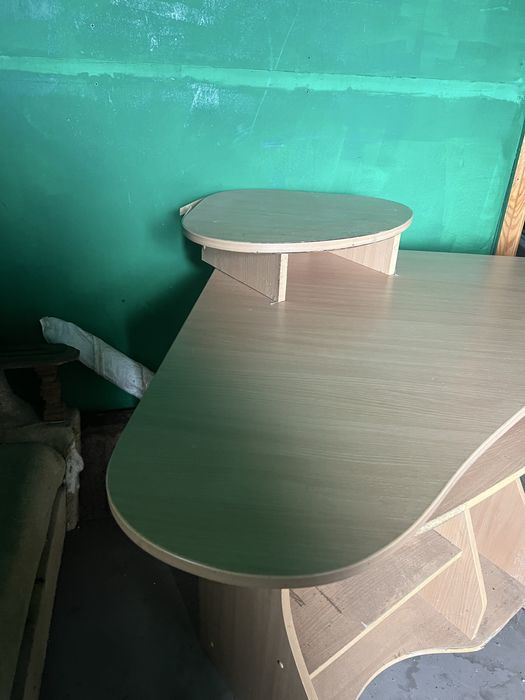 Стіл компʼютерний