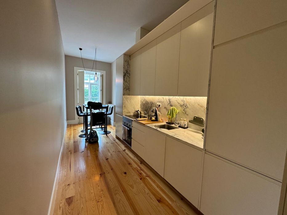 T1 mobilado com jardim