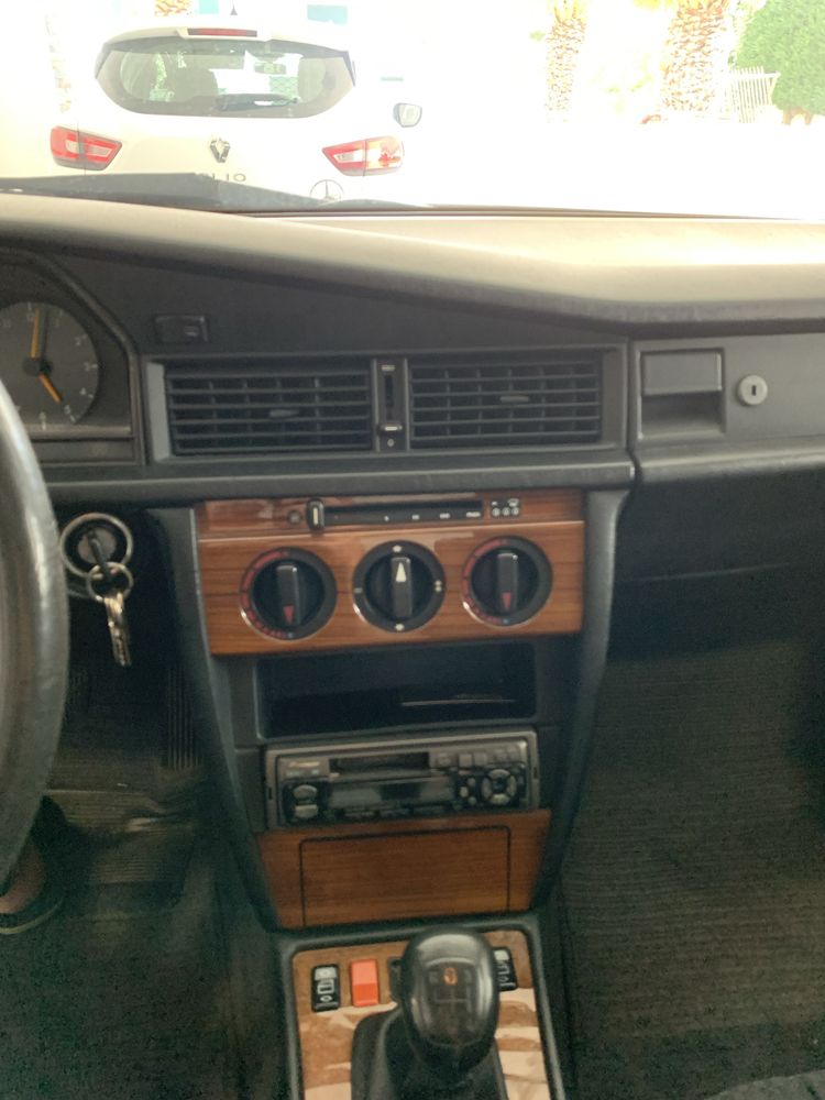 Mercedes-Benz 190