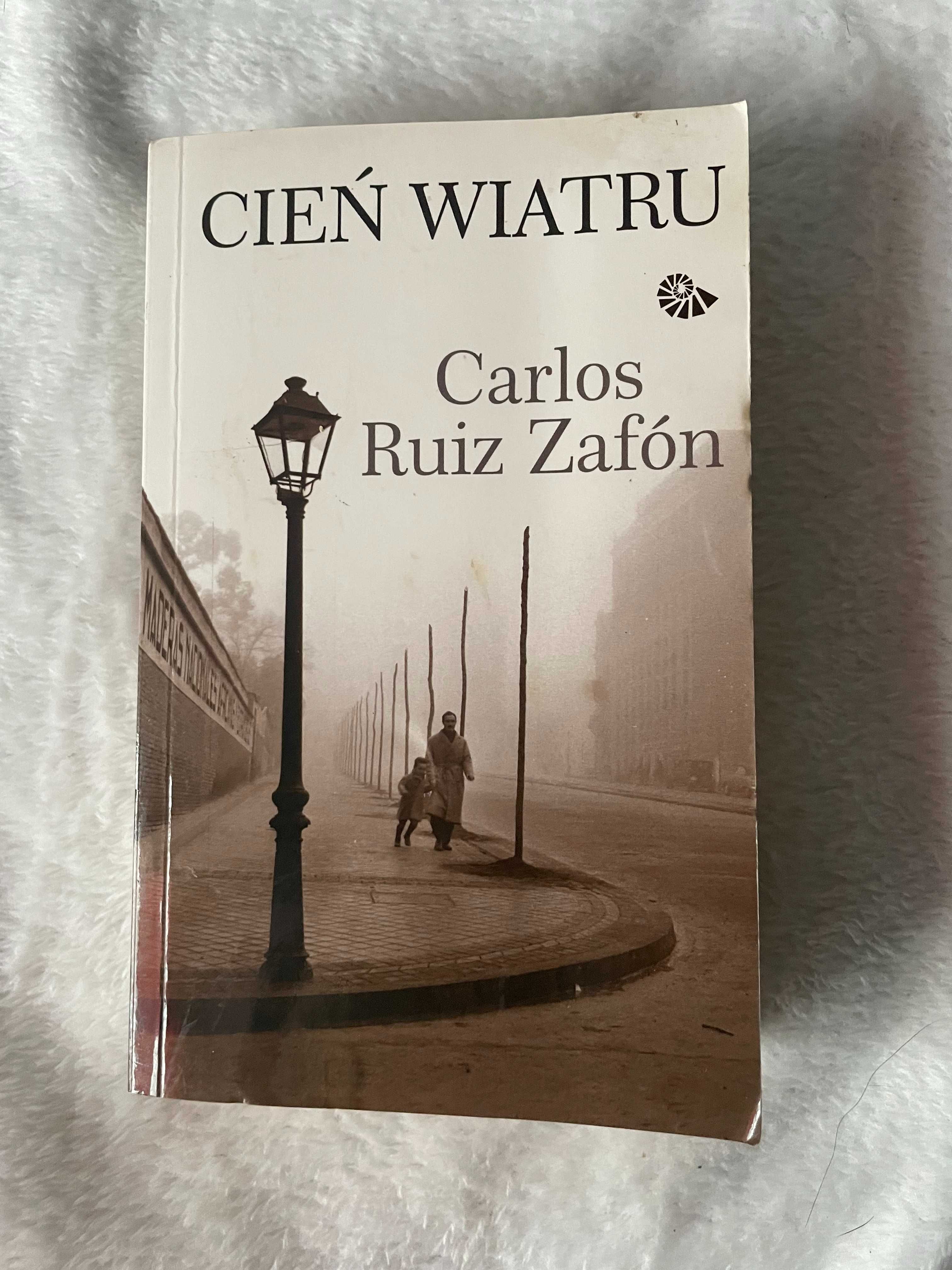 ,,Cień wiatru'' - Carlos Ruiz Zafón