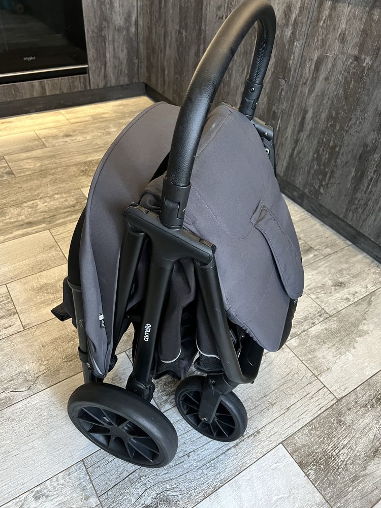 Прогулянкова коляска Carrello nero