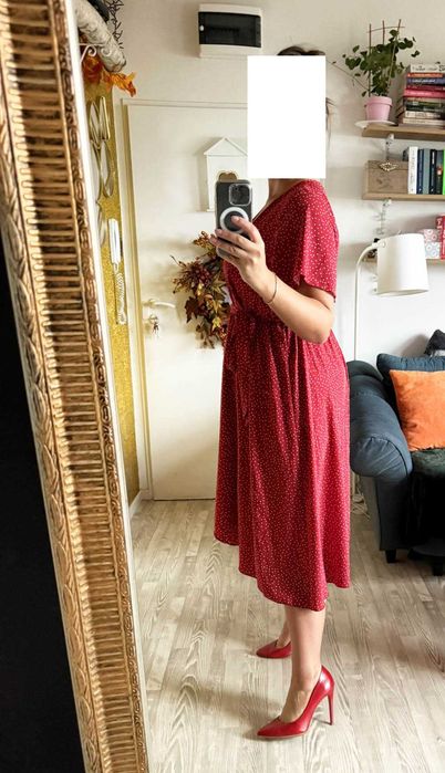 Czerwona sukienka w kropki 46 48