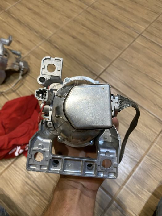 Линзы с лампочками 800 грн пара ксенон