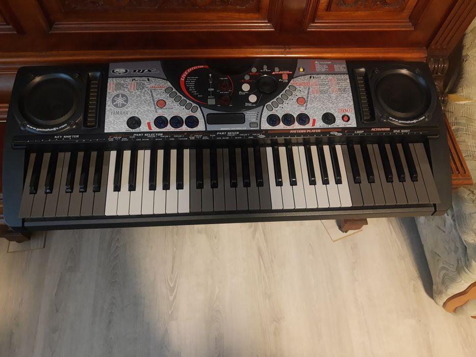 Сінтезатор Yamaha DJX2