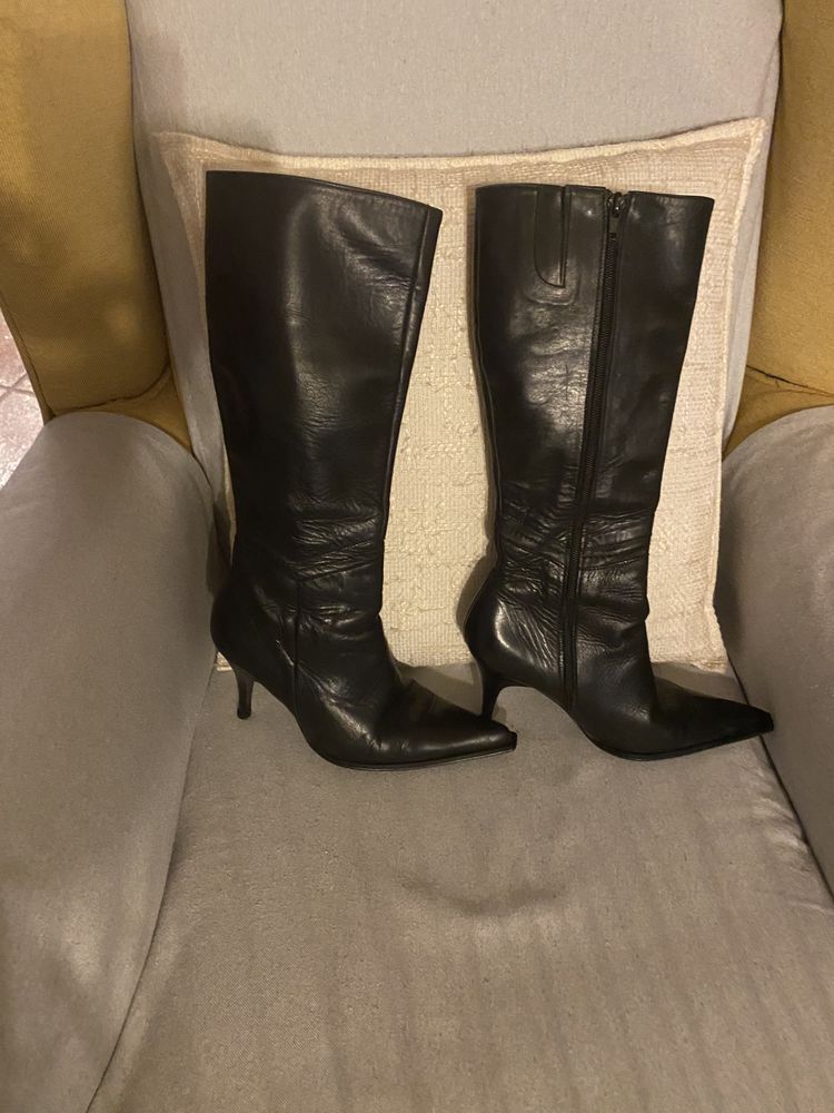 Botas em pele muito bom estado