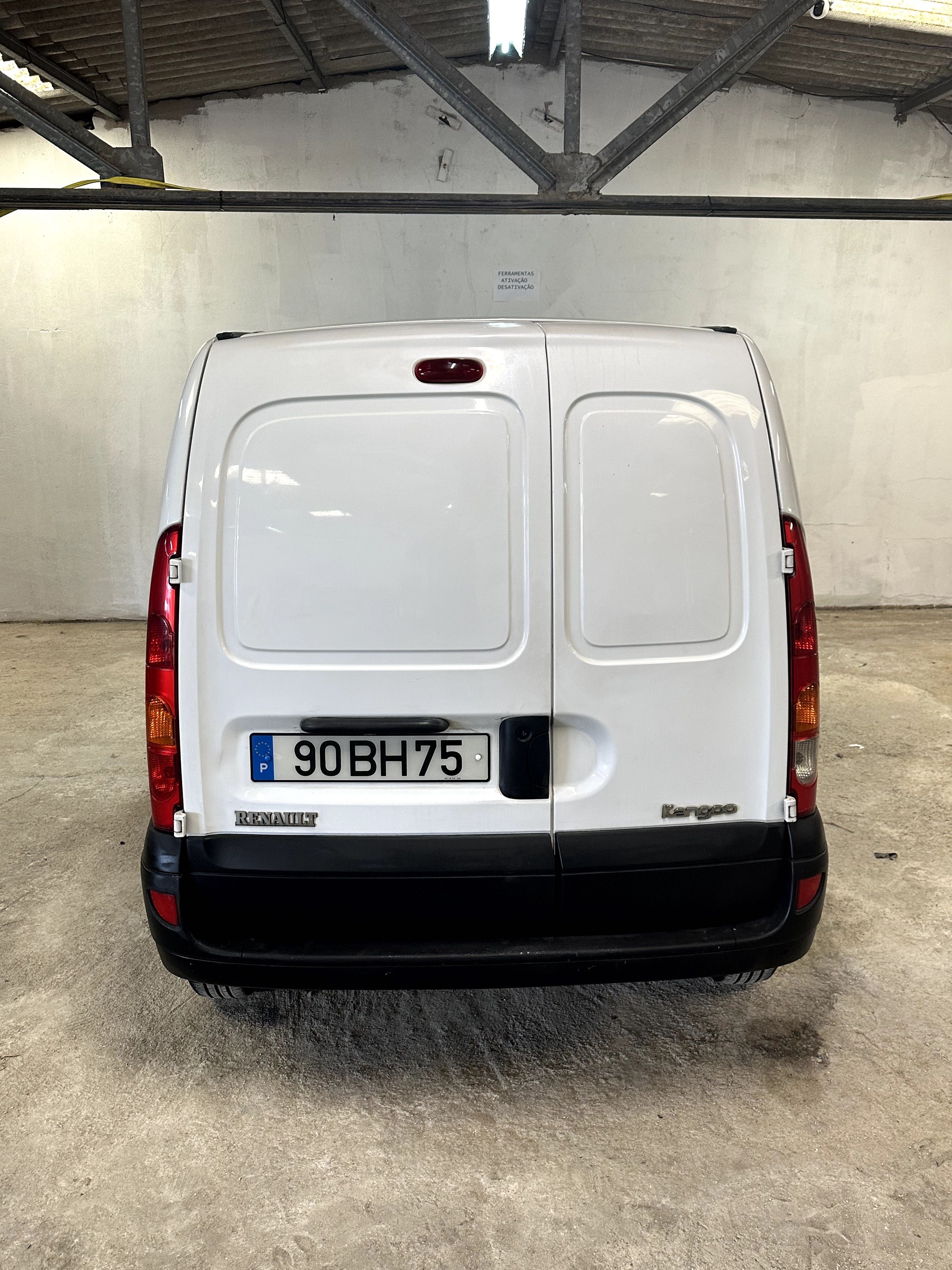 Renault Kangoo 1.5 DCI 2006 – Económica, Fiável e Bem Estimada