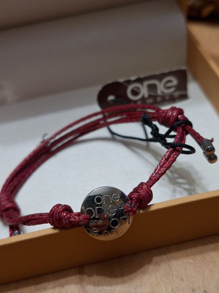 Pulseira one - vermelha