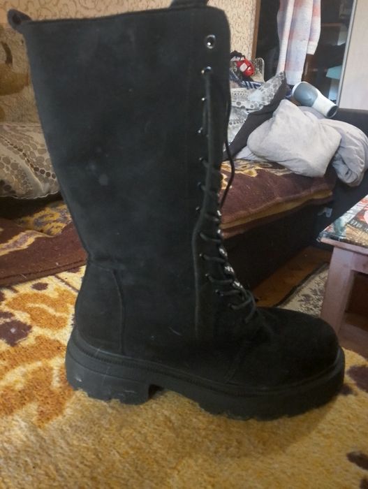 Продам зимние замшевые сапоги на широкую ногу 40 р