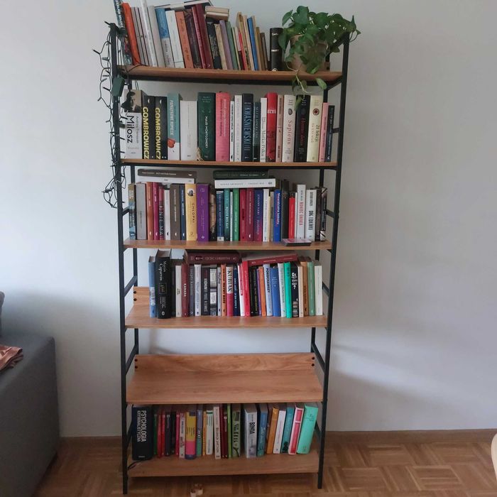 Regał loft na ksiązki