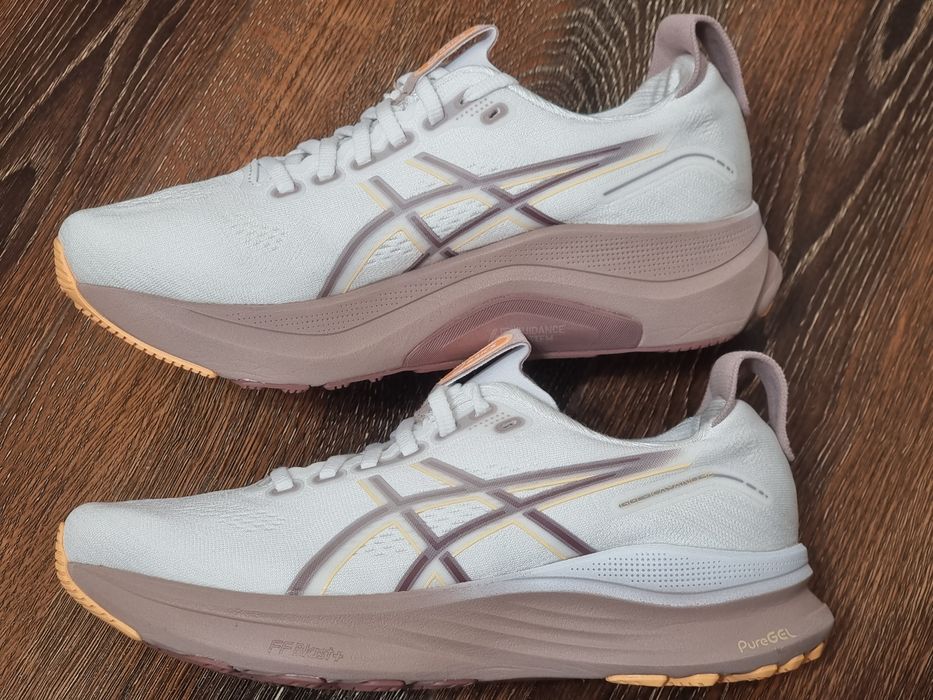 Оригінал 100%  жіночі кросівки asics gel kayano 32 euro 37.5