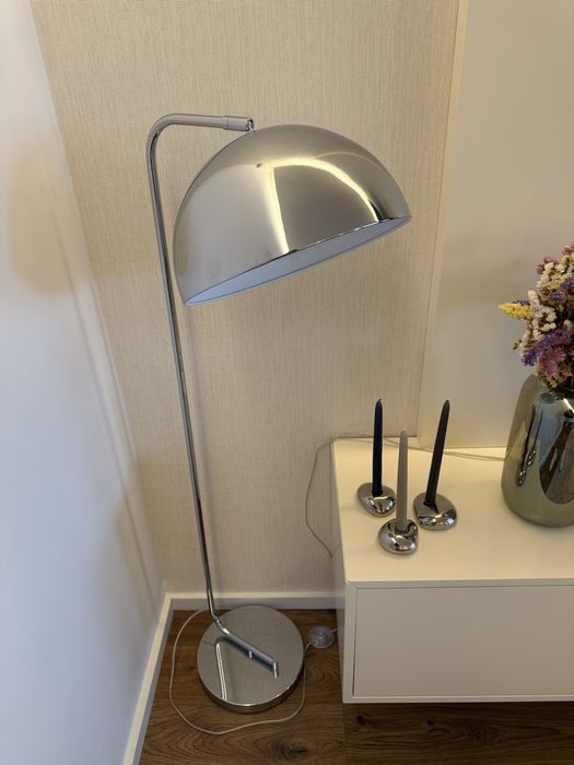 Candeeiro da AREA STORE de pé metalizado