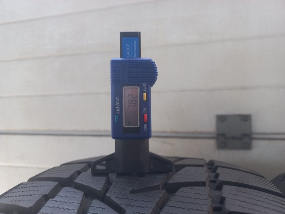 Opony zimowe Radar 225/60/17 103V