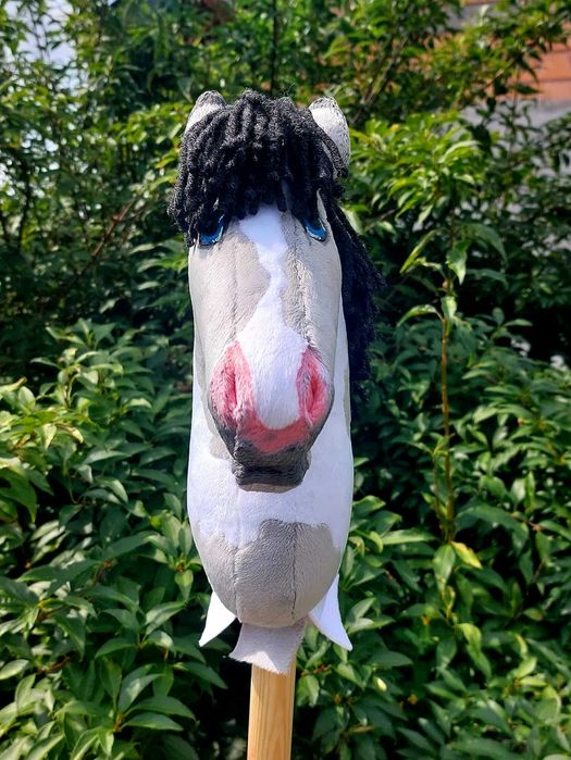 Szary Hobby Horse