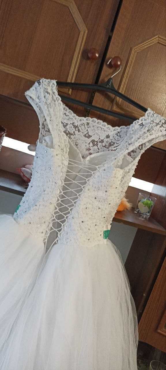 Продажа весільної сукні