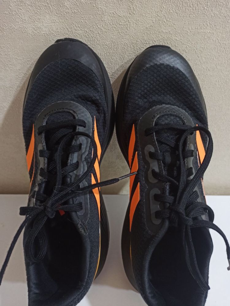 Adidas  кросівки весна літо
