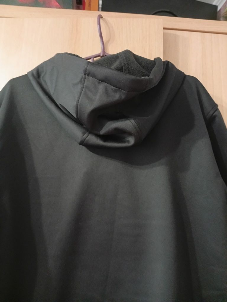 Куртка Ellesse оригинал, розмір M.