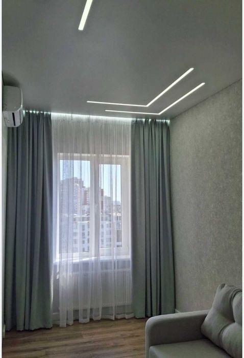 Солнечная улица, современная квартира в новом доме