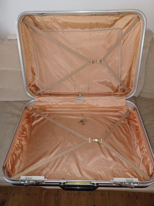 Mala de viagem vintage Delsey com chaves