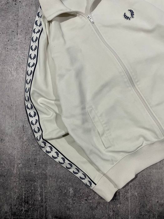 Олимпийка Fred Perry с лампасами