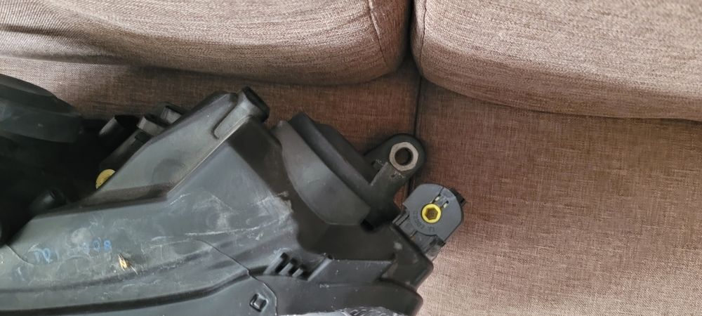 Lampa reflektor przód lewy prawy Skoda Rapid