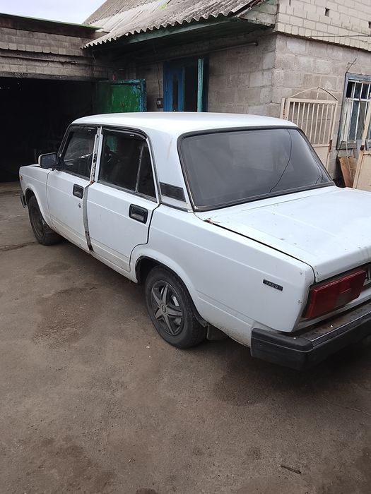 Продам ВАЗ 2105 ,на уверенном ходу.