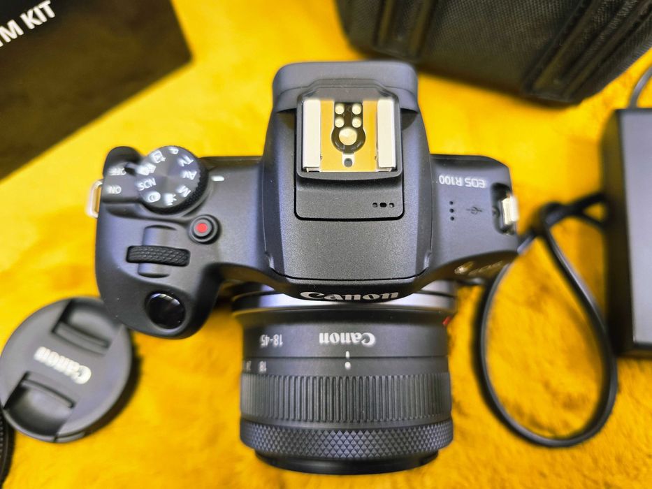 !ЯК НОВИЙ! Canon R100 з об'єктивом RF-S 18-45mm -- лише 1000 кадрів! -