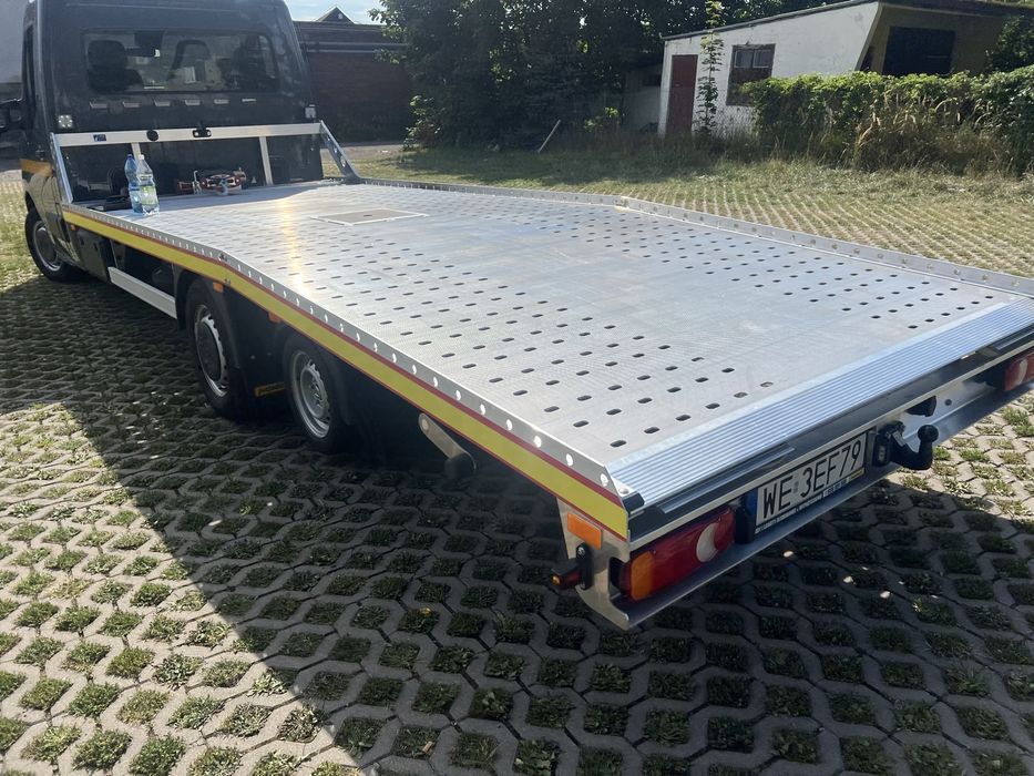 Autolaweta ładowność 1950 kg PPP  wynajem kat. B laweta wypożyczalnia