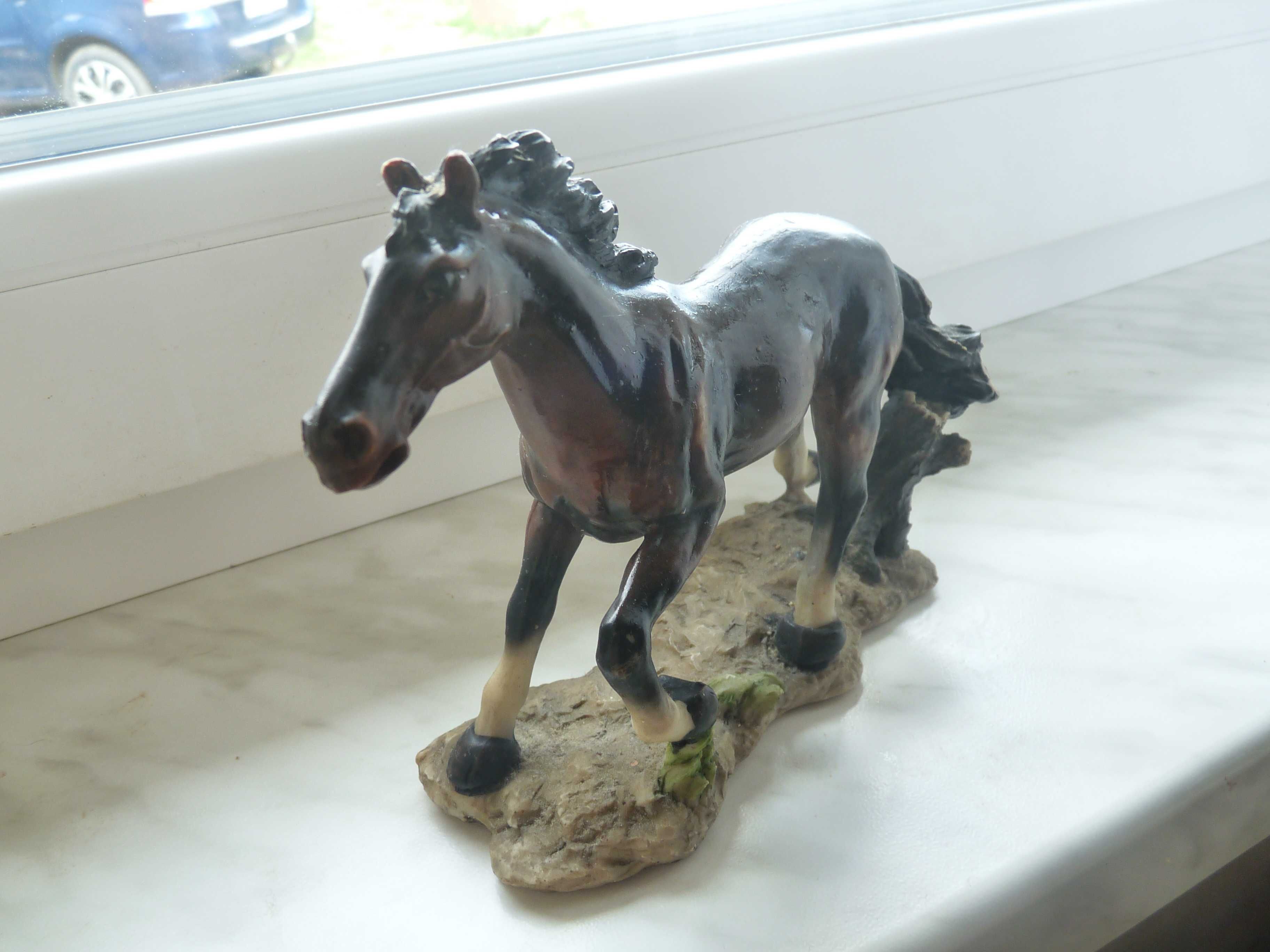 figurka'' koń w galopie,,