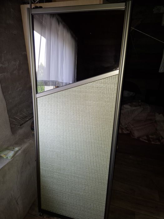 Drzwi do szafy przesuwnej