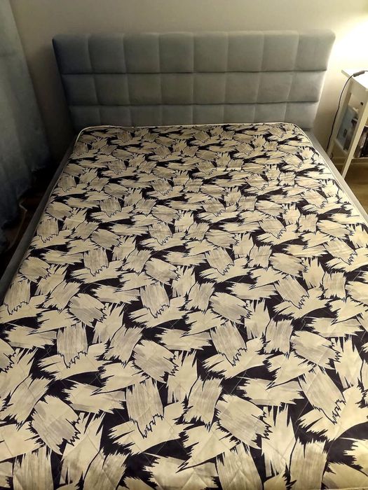 Materac 140x200 sprężynowy srednio twardy