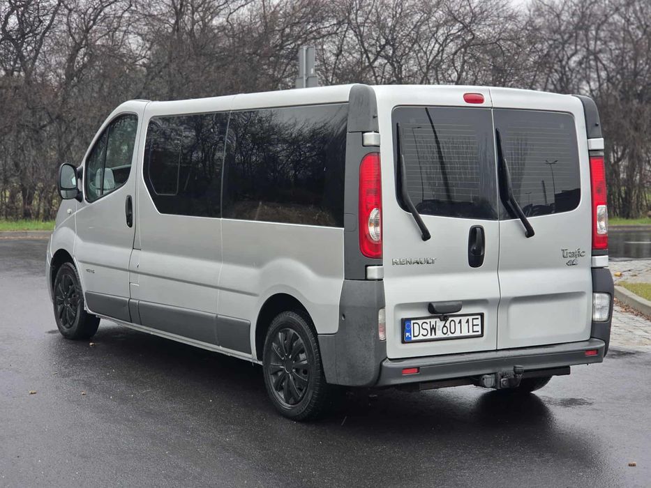 Bus 9 osobowy Renault Trafic LONG 2.0 dCi