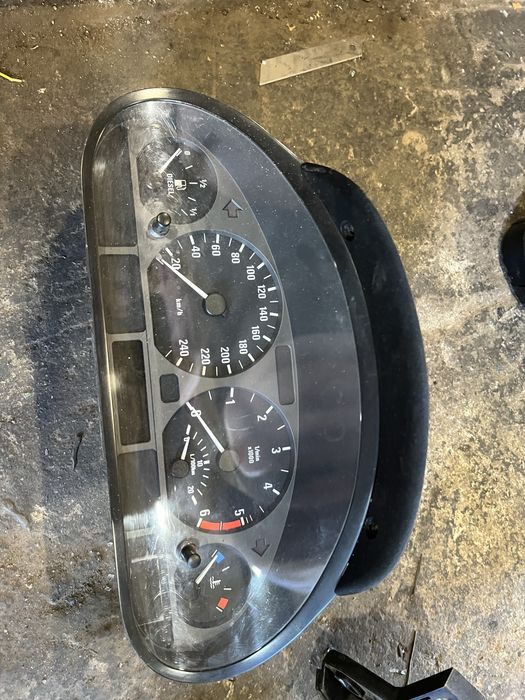 Продам приборную панель на BMW Е46