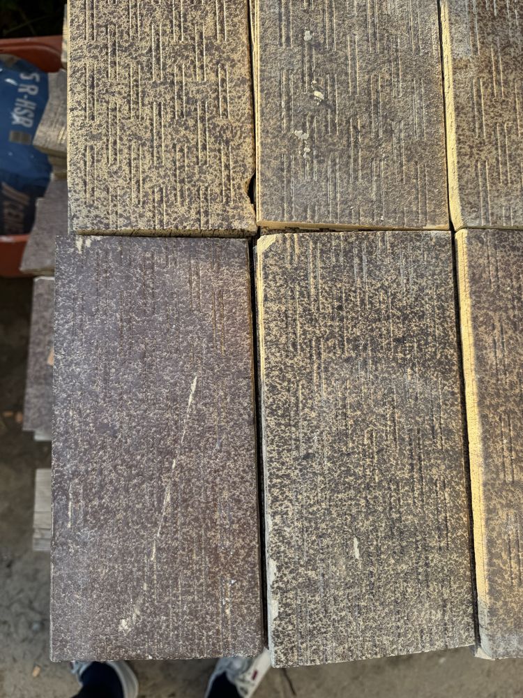 Plytki zewnętrzne 25x12 ok 530 sztuk ok 16m2