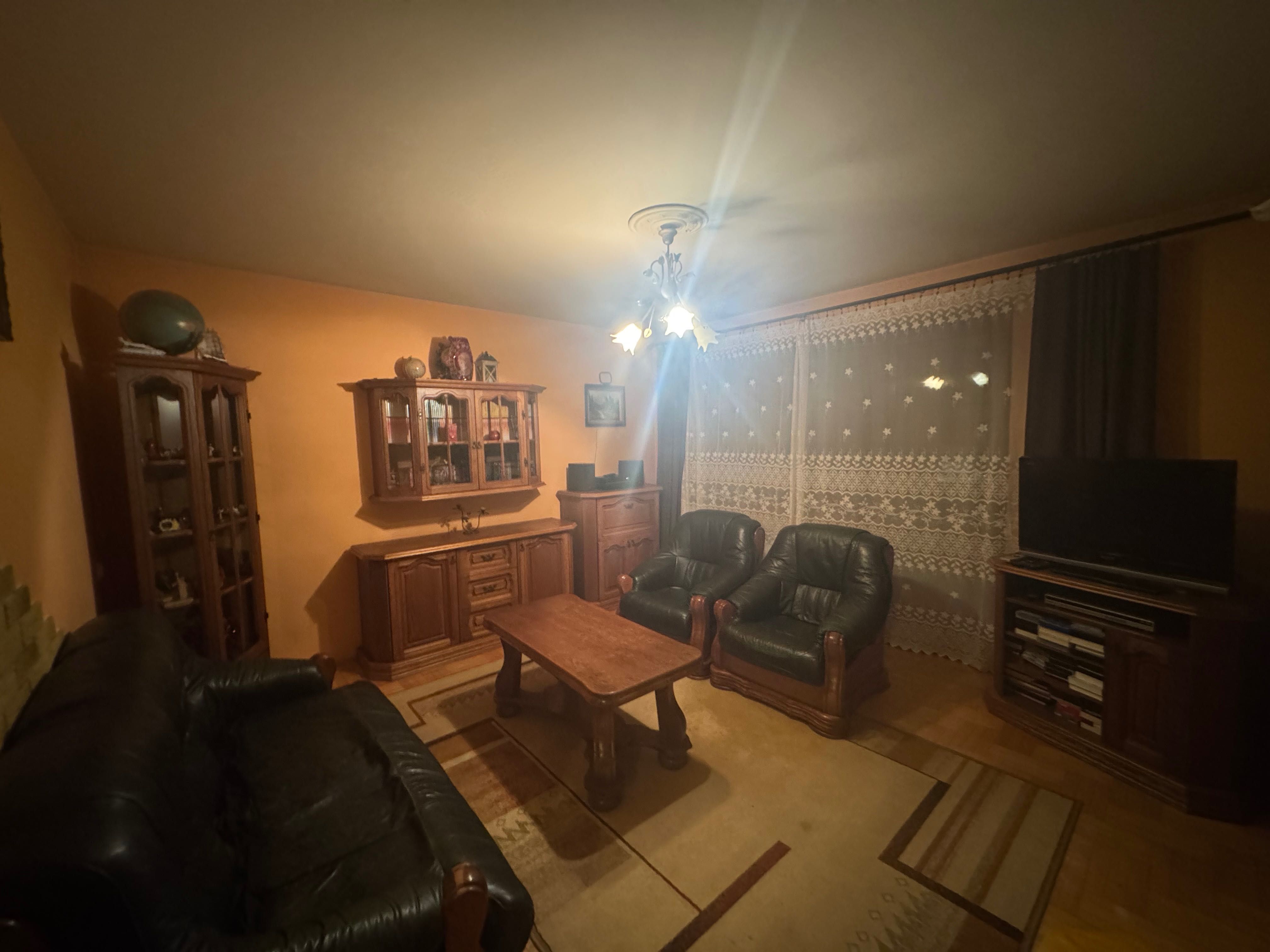 Zestaw mebli z drzewa dębowego