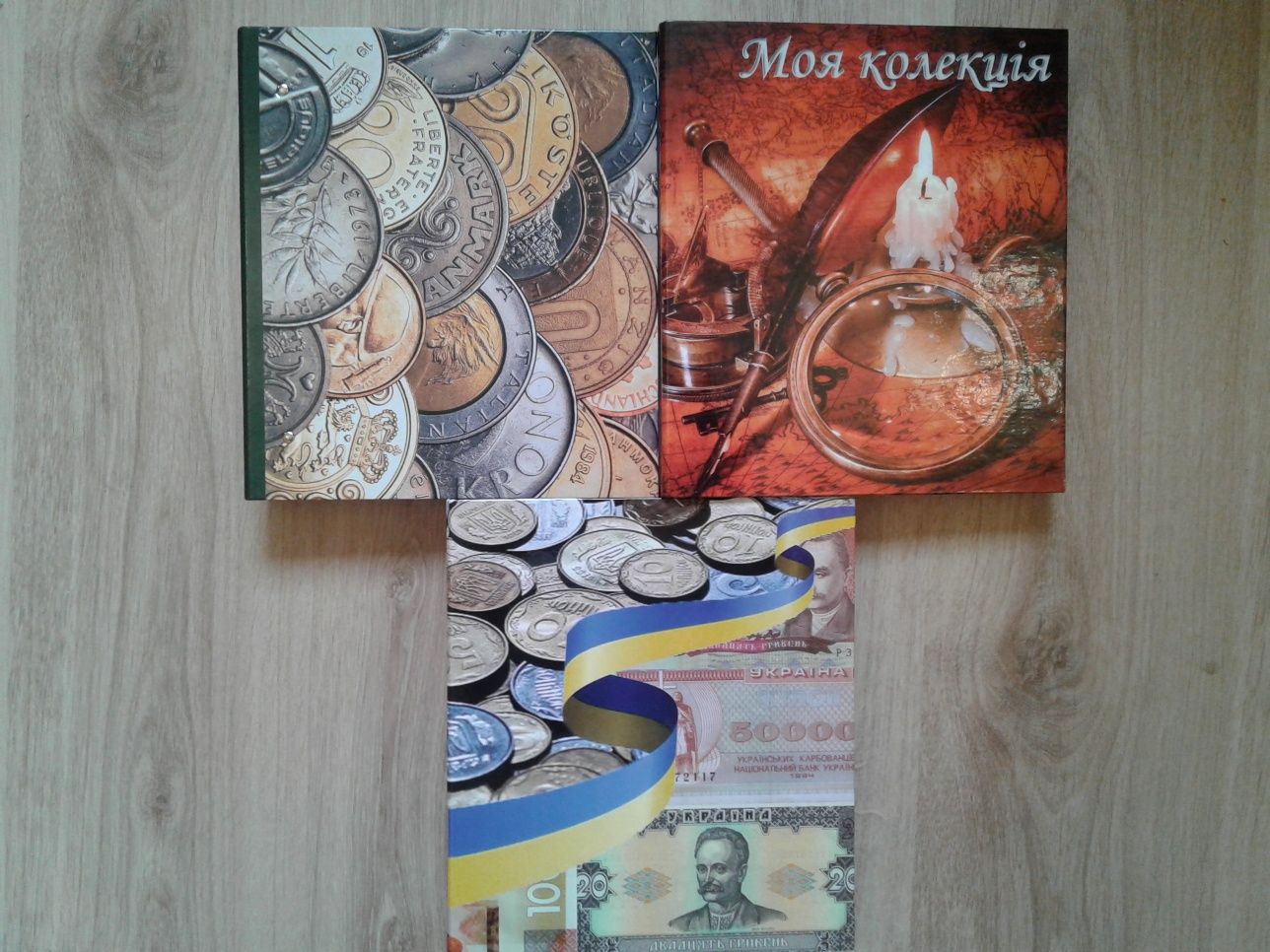 Альбом для монет в капсулах УКРАИНА 120 ячеек