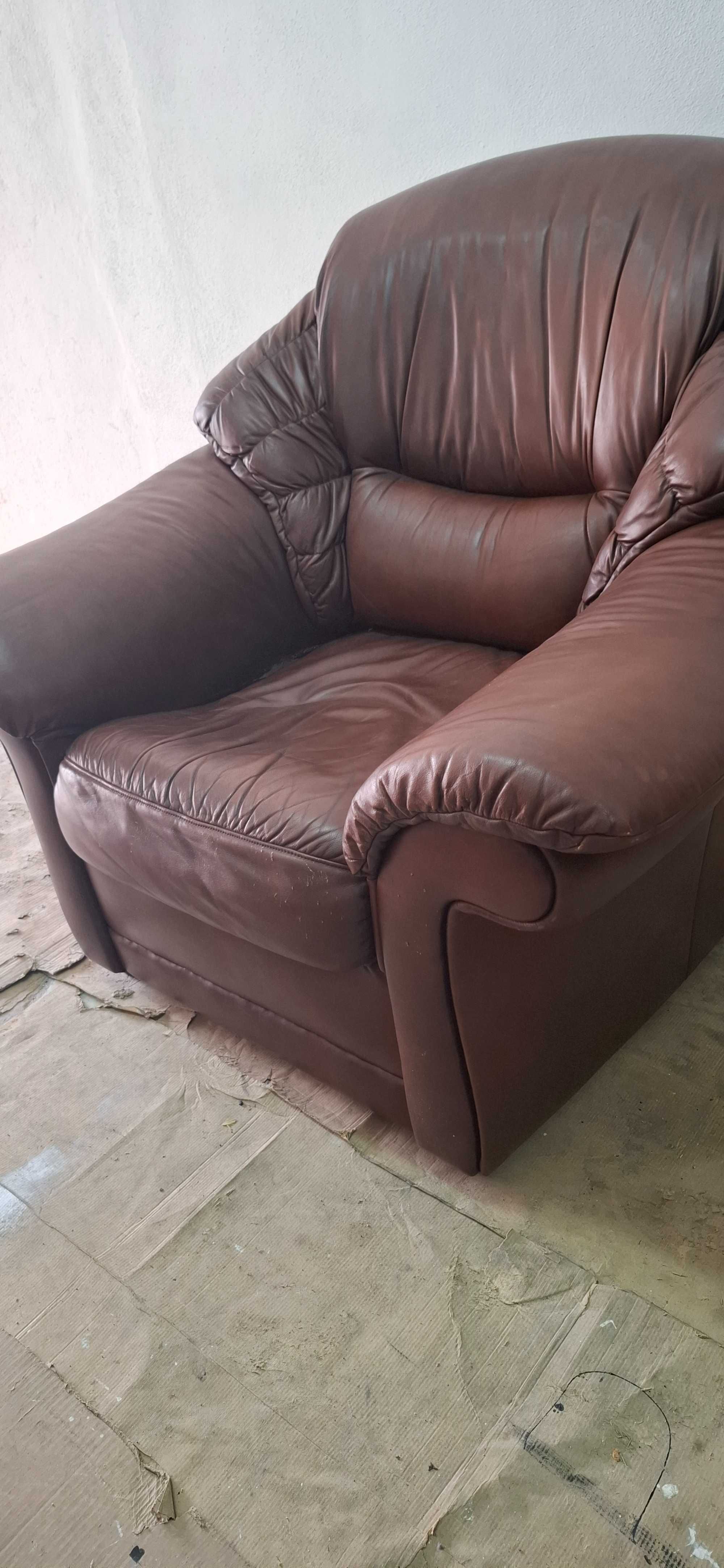 Sofá 1 pessoa castanho pele