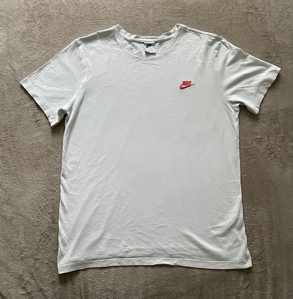 Футболка найк з красивим прінтом The Nike Tee