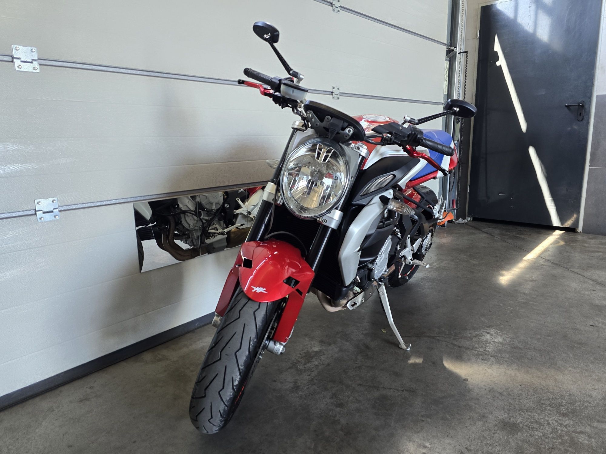 MV Agusta Brutale 800 quickshifter kontrola trakcji 20k przebiegu 13r