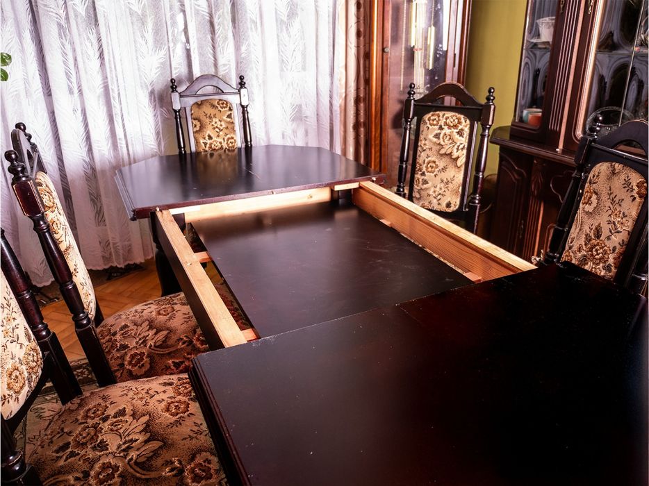 Stół z krzesłami na 6 lub 12 osób rozkładany