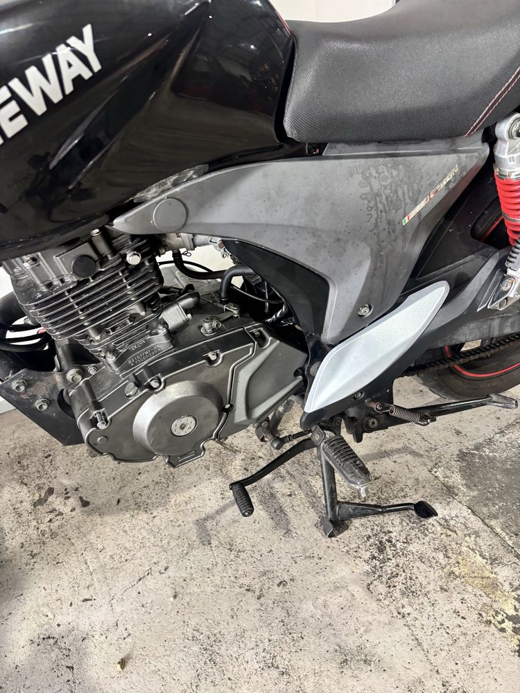 Keeway RKV 125 avariada