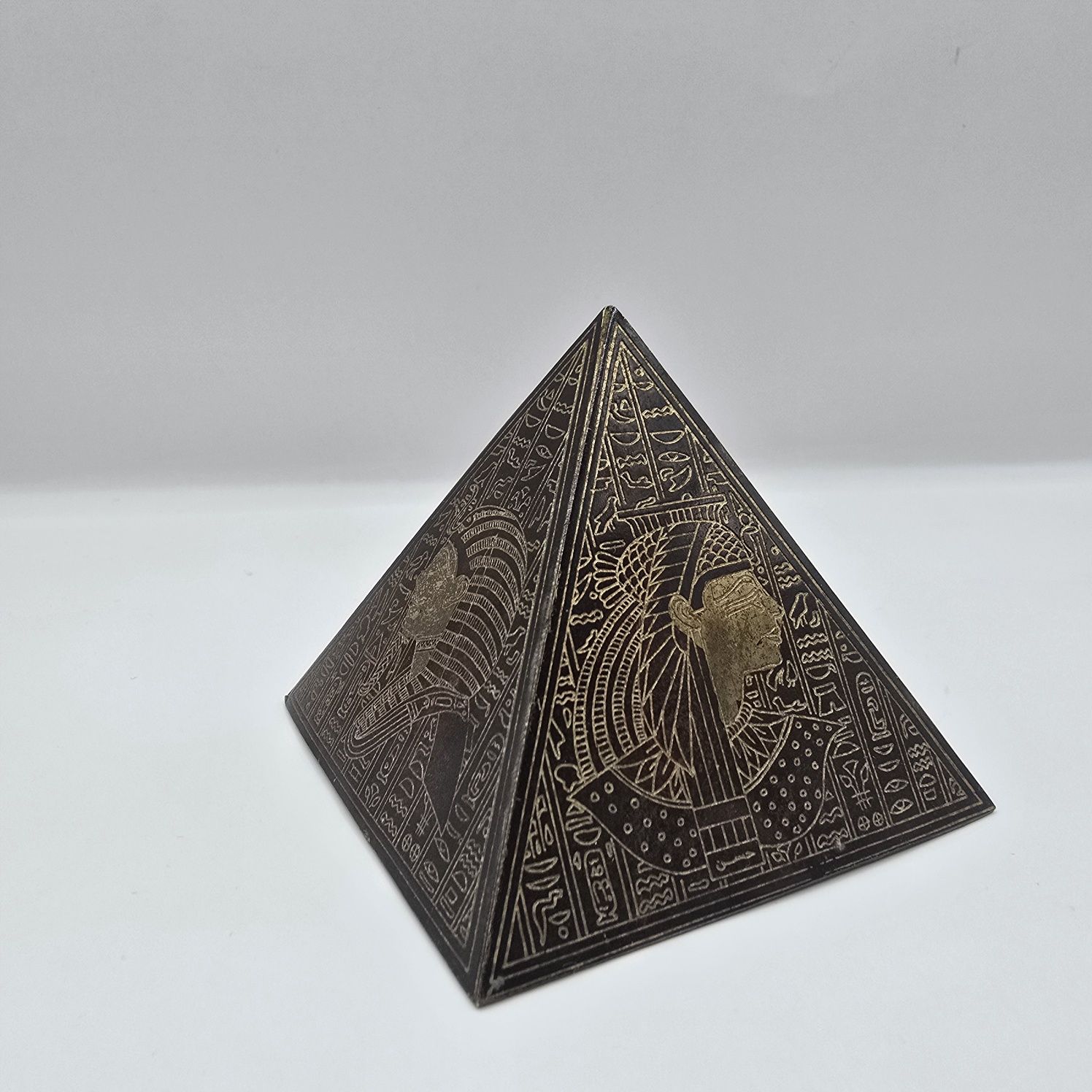 Egipska pamiątka – piramida z hieroglifami, 6cm, tanio, kolekcja